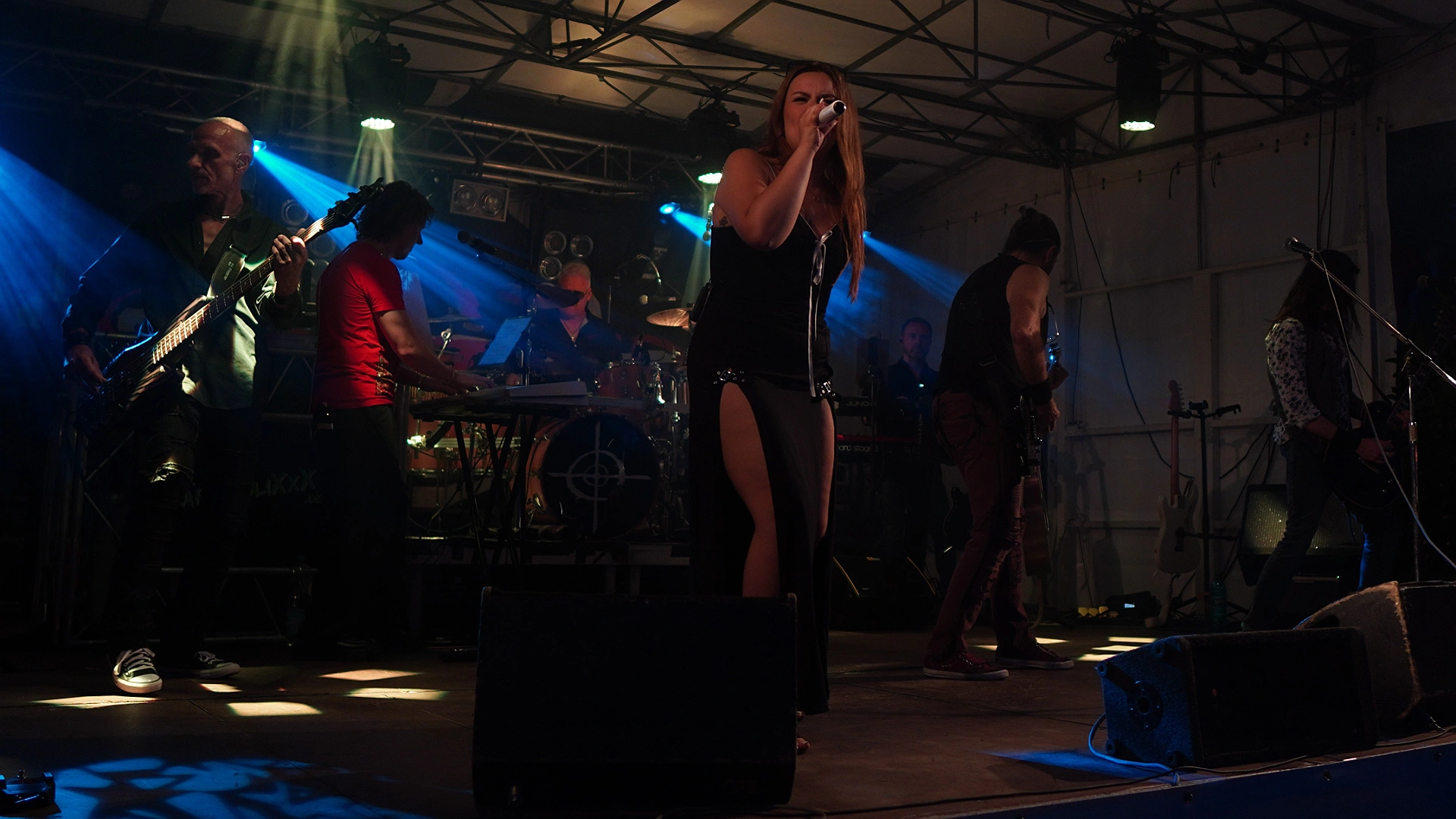 Volle Bandbesetzung live